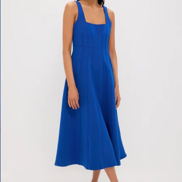 Tuckernuck Azure Jersey Double Knit Julietta Dress Royal Blue
Square neck - Picture 4 of 13